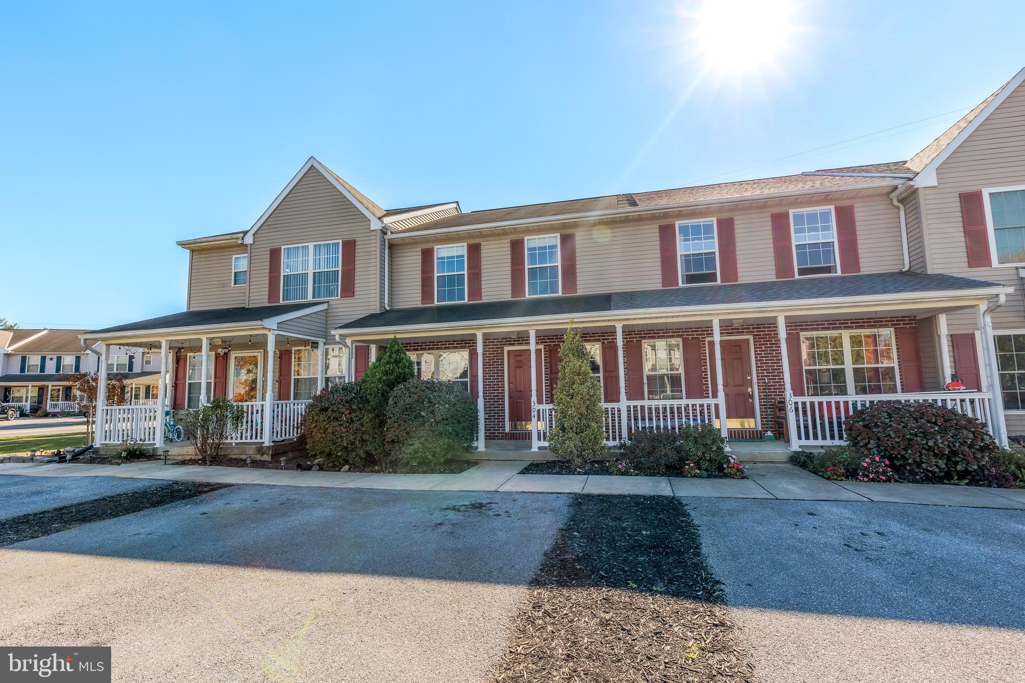304 Iris Glen Lititz, PA 17543 - Photo 2 of 26 Gallery Image 2