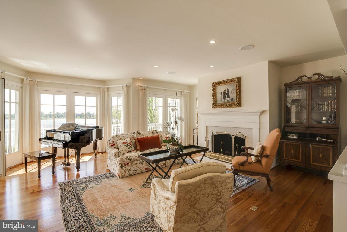 2021 Homewood Road Annapolis, MD 21409 - Photo 6 of 30 Living Room