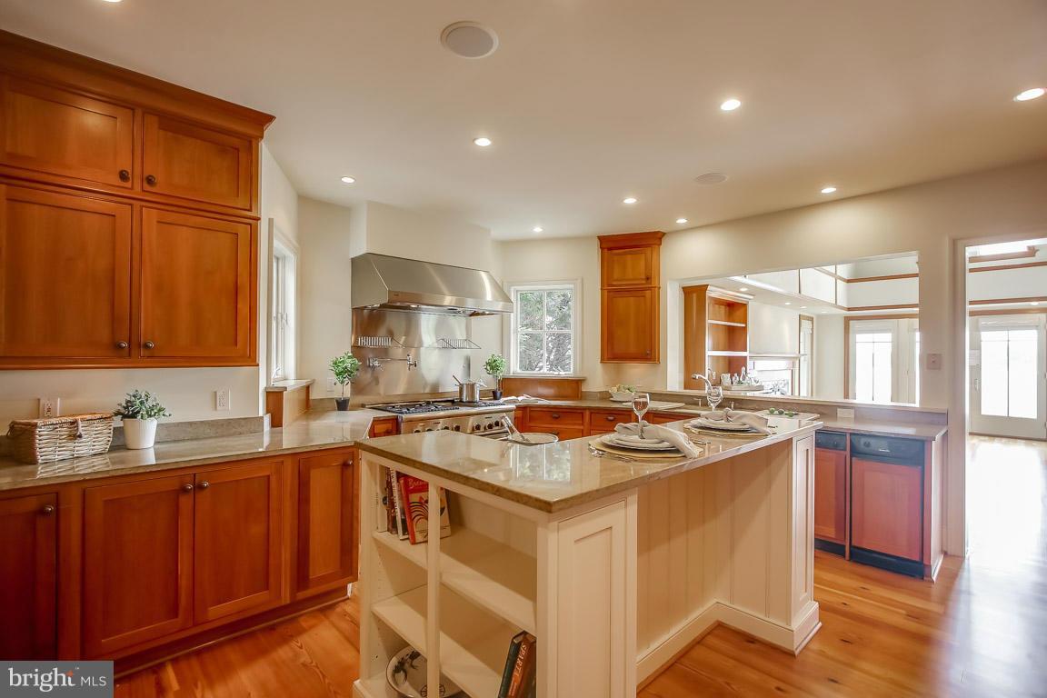 2021 Homewood Road Annapolis, MD 21409 - Photo 7 of 30 Kitchen
