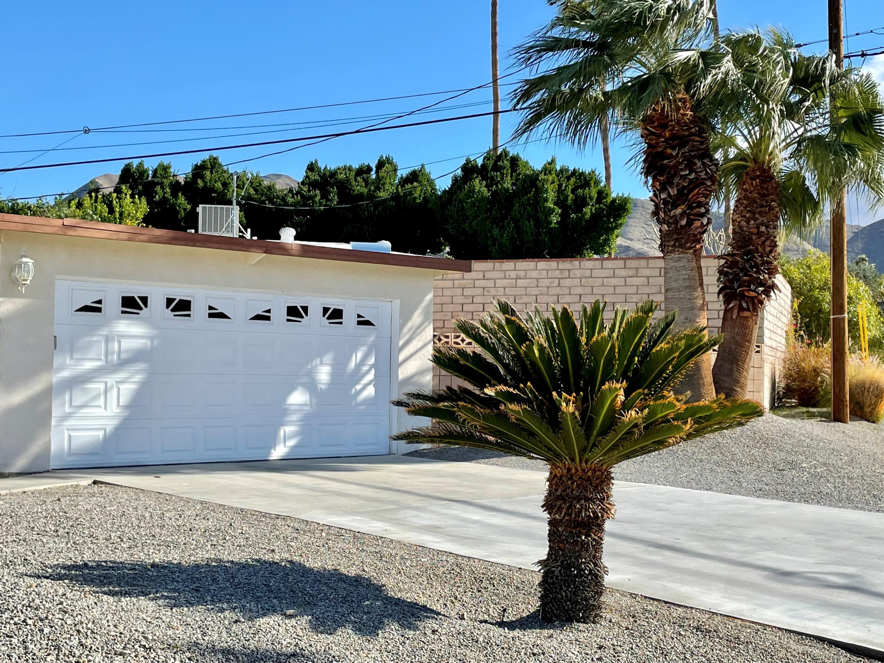68351 Terrace Road Cathedral City, CA 92234 - Photo 17 of 27 Garage Two Car