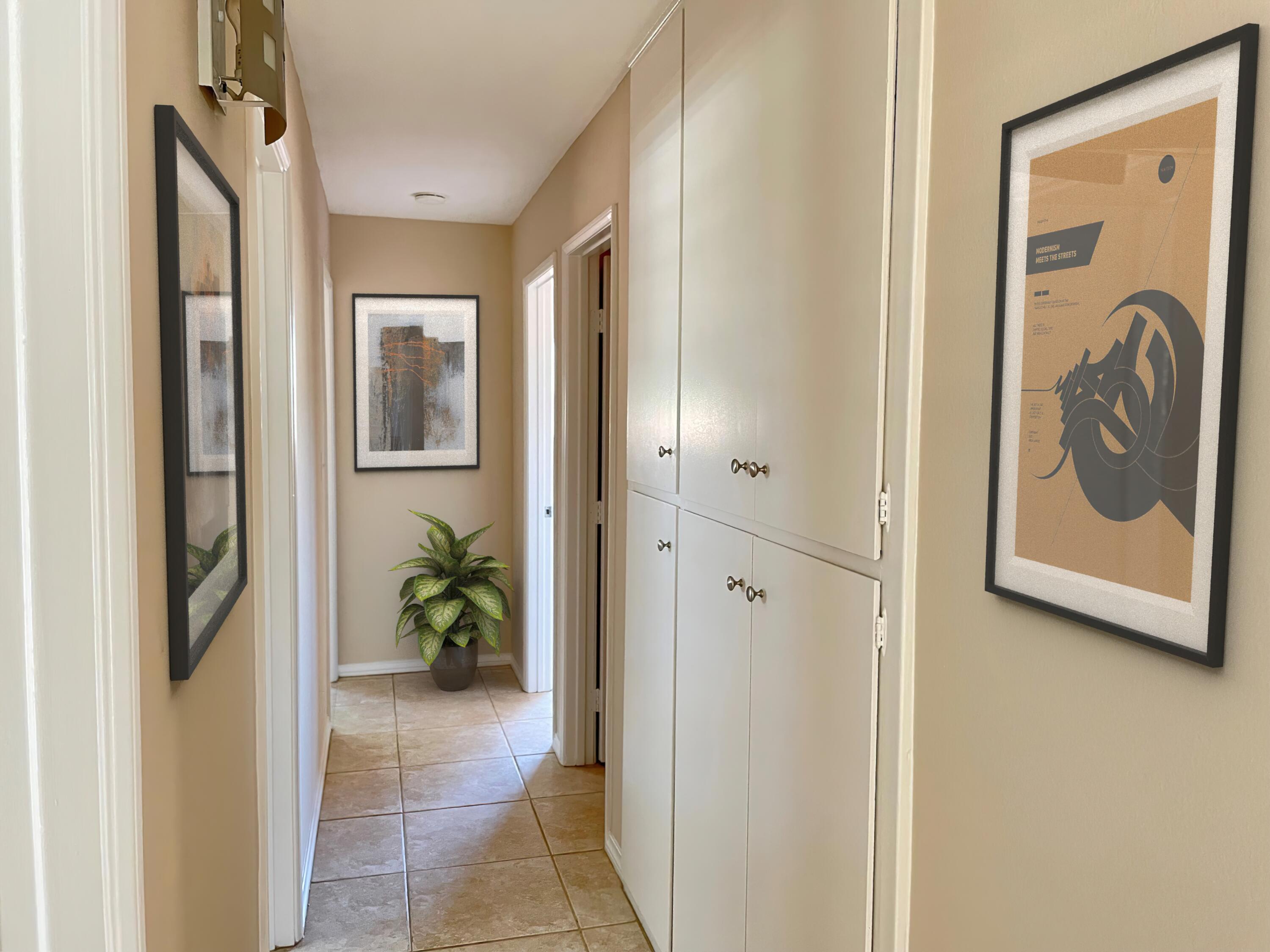 68351 Terrace Road Cathedral City, CA 92234 - Photo 5 of 27 Hallway w art