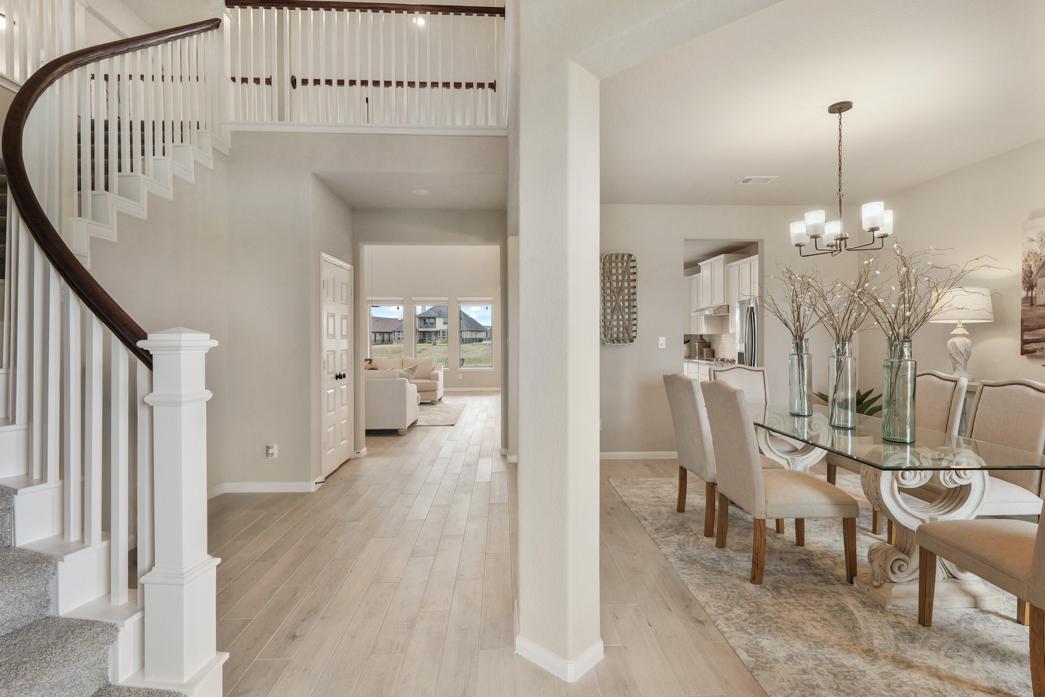 140 Peninsula Point Drive Montgomery, TX 77356 - Photo 3 of 32 Welcoming foyer