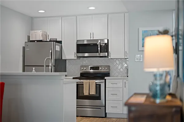 $395,500 | 611 Lauderdale Drive, Unit 611, Rockport, TX 78382