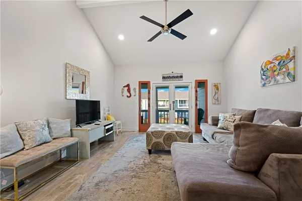 $395,500 | 611 Lauderdale Drive, Unit 611, Rockport, TX 78382