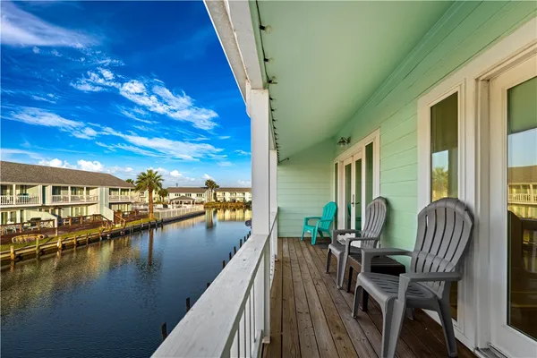 $395,500 | 611 Lauderdale Drive, Unit 611, Rockport, TX 78382