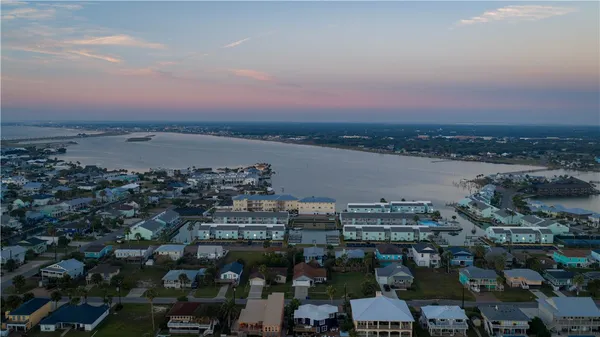 $395,500 | 611 Lauderdale Drive, Unit 611, Rockport, TX 78382