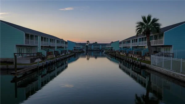 $395,500 | 611 Lauderdale Drive, Unit 611, Rockport, TX 78382