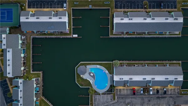 $395,500 | 611 Lauderdale Drive, Unit 611, Rockport, TX 78382