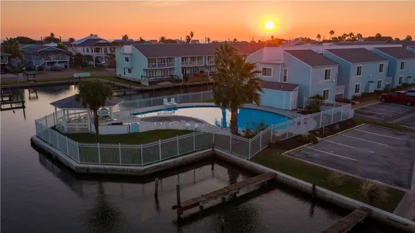$395,500 | 611 Lauderdale Drive, Unit 611, Rockport, TX 78382
