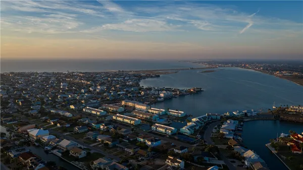 $395,500 | 611 Lauderdale Drive, Unit 611, Rockport, TX 78382