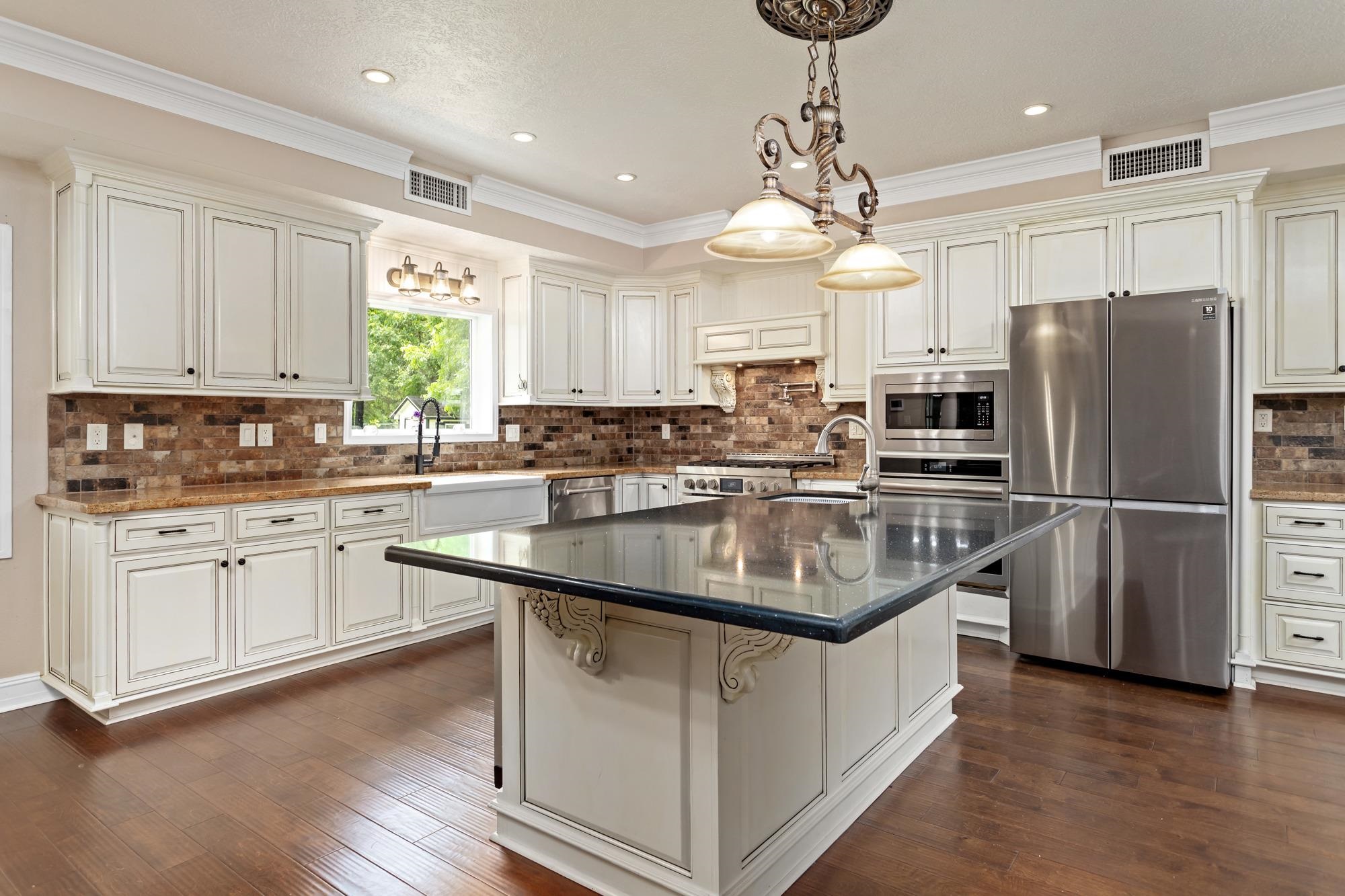 2502 Reins Road Beaumont, TX 77713 - Photo 15 of 48
