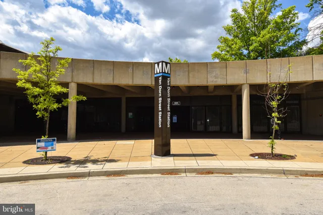 a view of a house with street