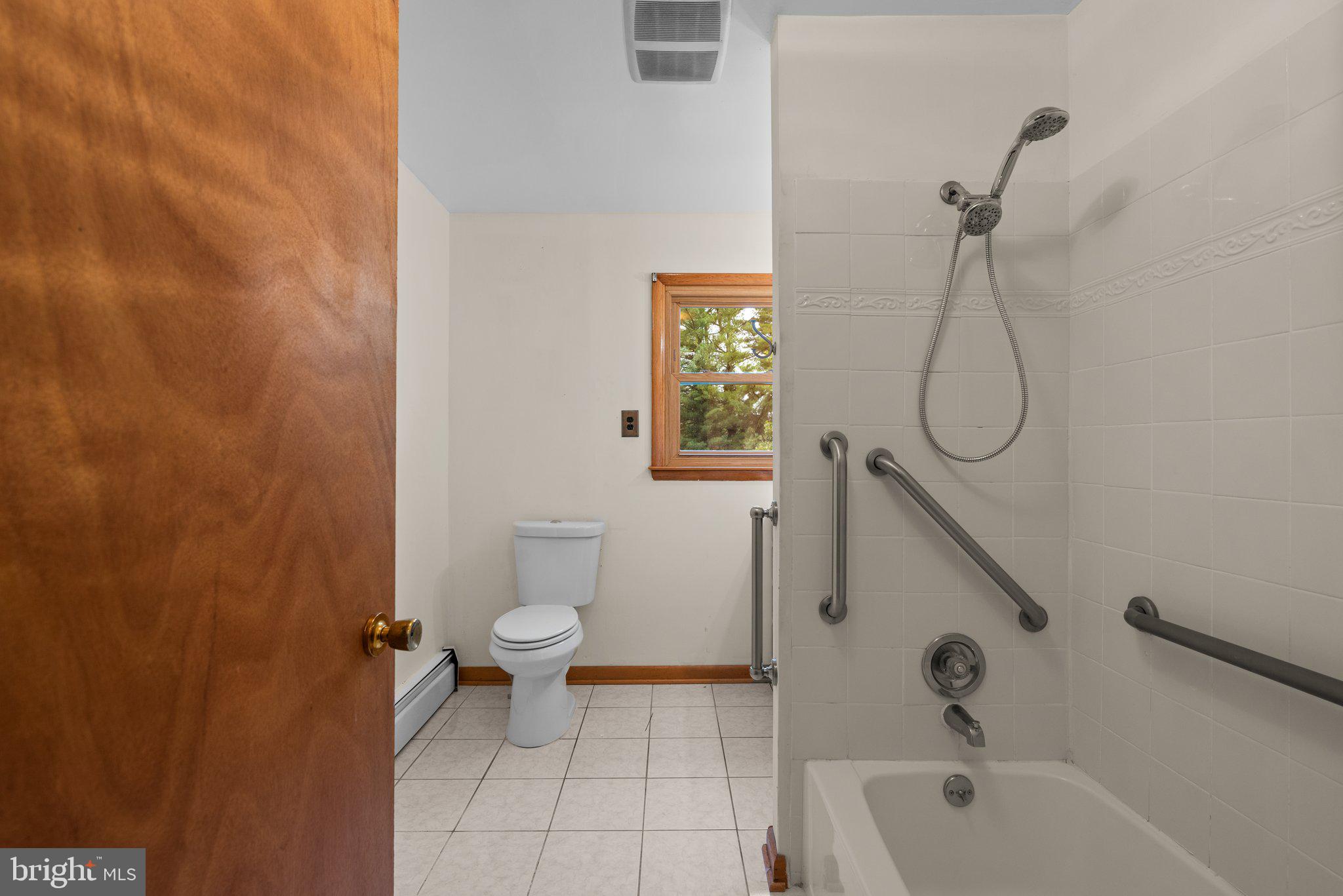 2938 Thurston Road Frederick, MD 21704 - Photo 24 of 44 Hall Bathroom