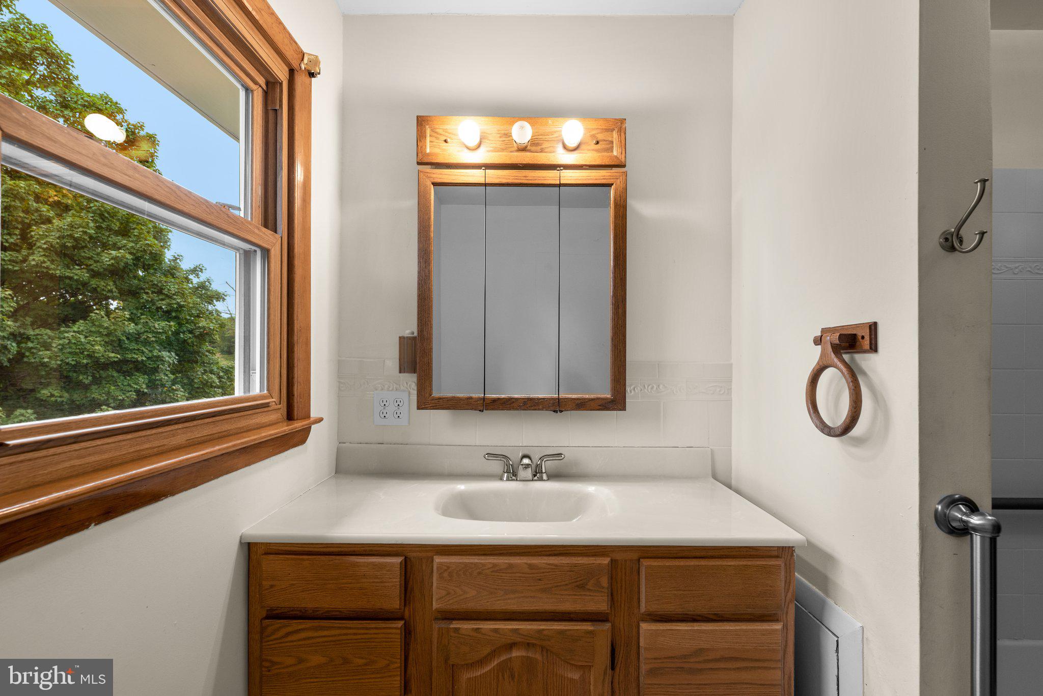 2938 Thurston Road Frederick, MD 21704 - Photo 25 of 44 Hall Bathroom