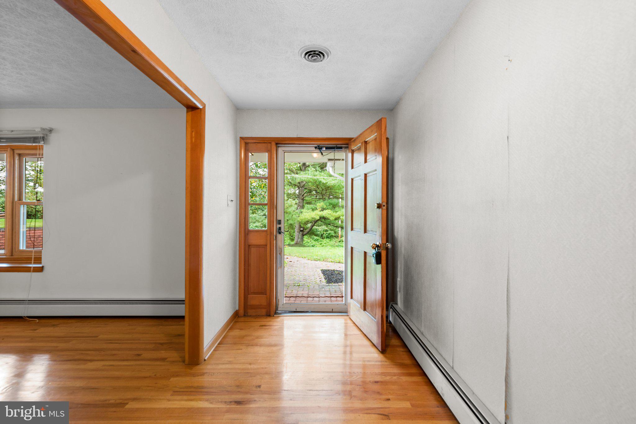 2938 Thurston Road Frederick, MD 21704 - Photo 3 of 44 Foyer