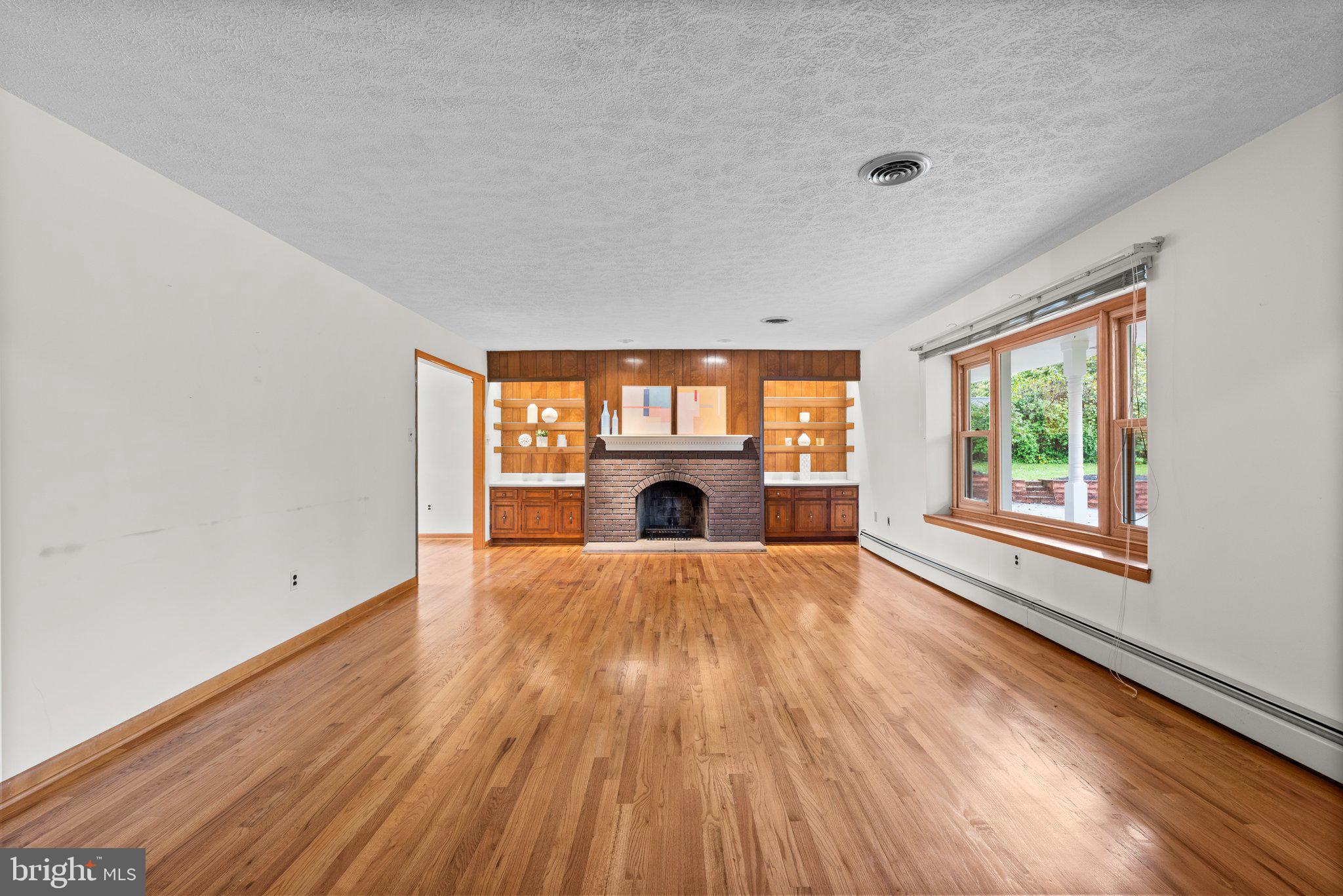 2938 Thurston Road Frederick, MD 21704 - Photo 6 of 44 Living Room