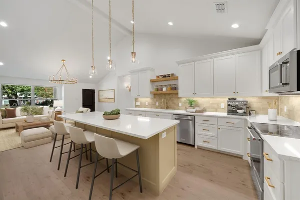 $649,900 | 833 North Bailey Avenue, Fort Worth, TX 76107
