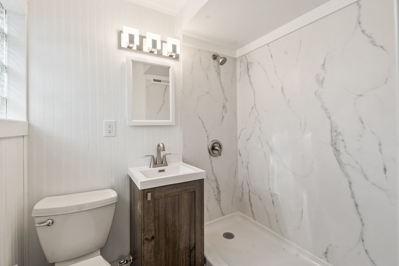 1702 West Algonquin Road Lake In The Hills, IL 60156 - Photo 11 of 29