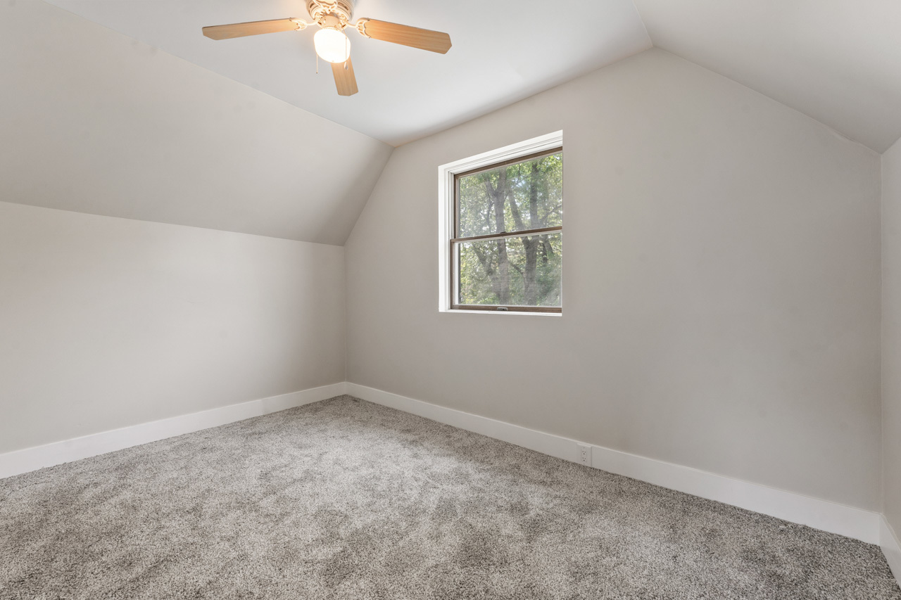 1702 West Algonquin Road Lake In The Hills, IL 60156 - Photo 14 of 29