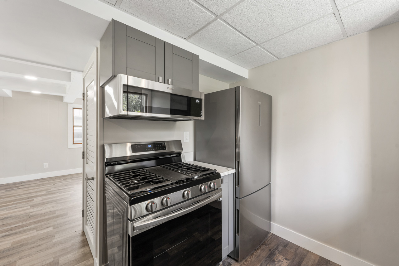 1702 West Algonquin Road Lake In The Hills, IL 60156 - Photo 10 of 29