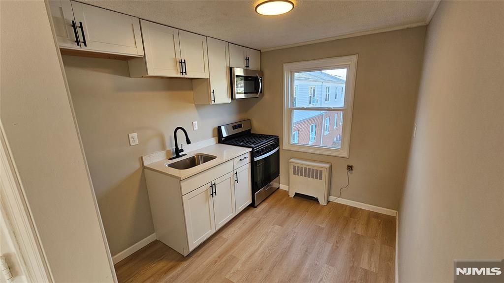 64 Hastings Avenue, Unit B Rutherford, NJ 07070 - Photo 7 of 14