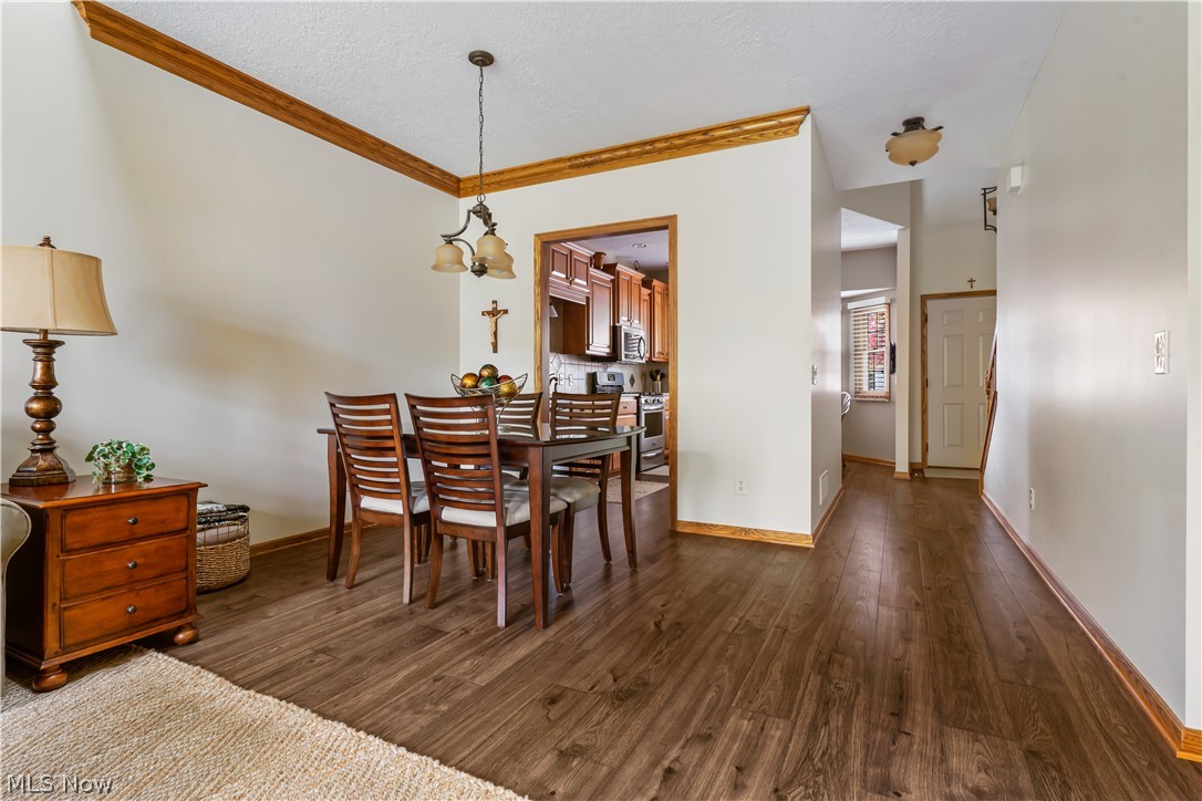 2504 Charing Cross Road Northwest Canton, OH 44708 - Photo 11 of 34 Dining area