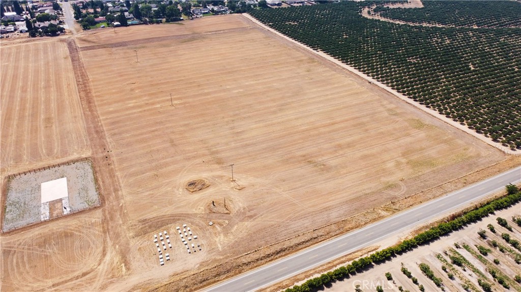 27 Road Madera Ca Madera, CA 93638 - Photo 2 of 8 a view of wooden floor