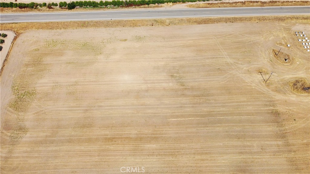 27 Road Madera Ca Madera, CA 93638 - Photo 8 of 8 a bathroom with a shower