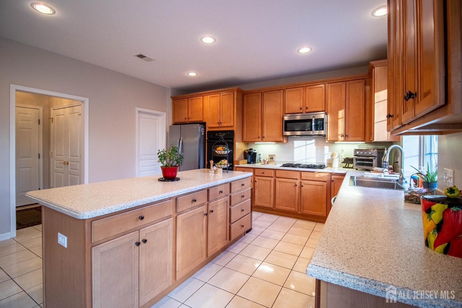 34 Equestrian Way Monroe Township, NJ 08831 - Photo 17 of 49