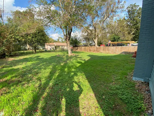 a view of outdoor space yard and green space