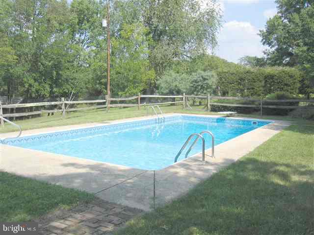 237 North Middlesex Road Carlisle, PA 17013 - Photo 13 of 22 Gallery Image 13