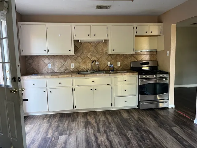 $165,000 | 1405 Northview Drive, Angleton, TX 77515