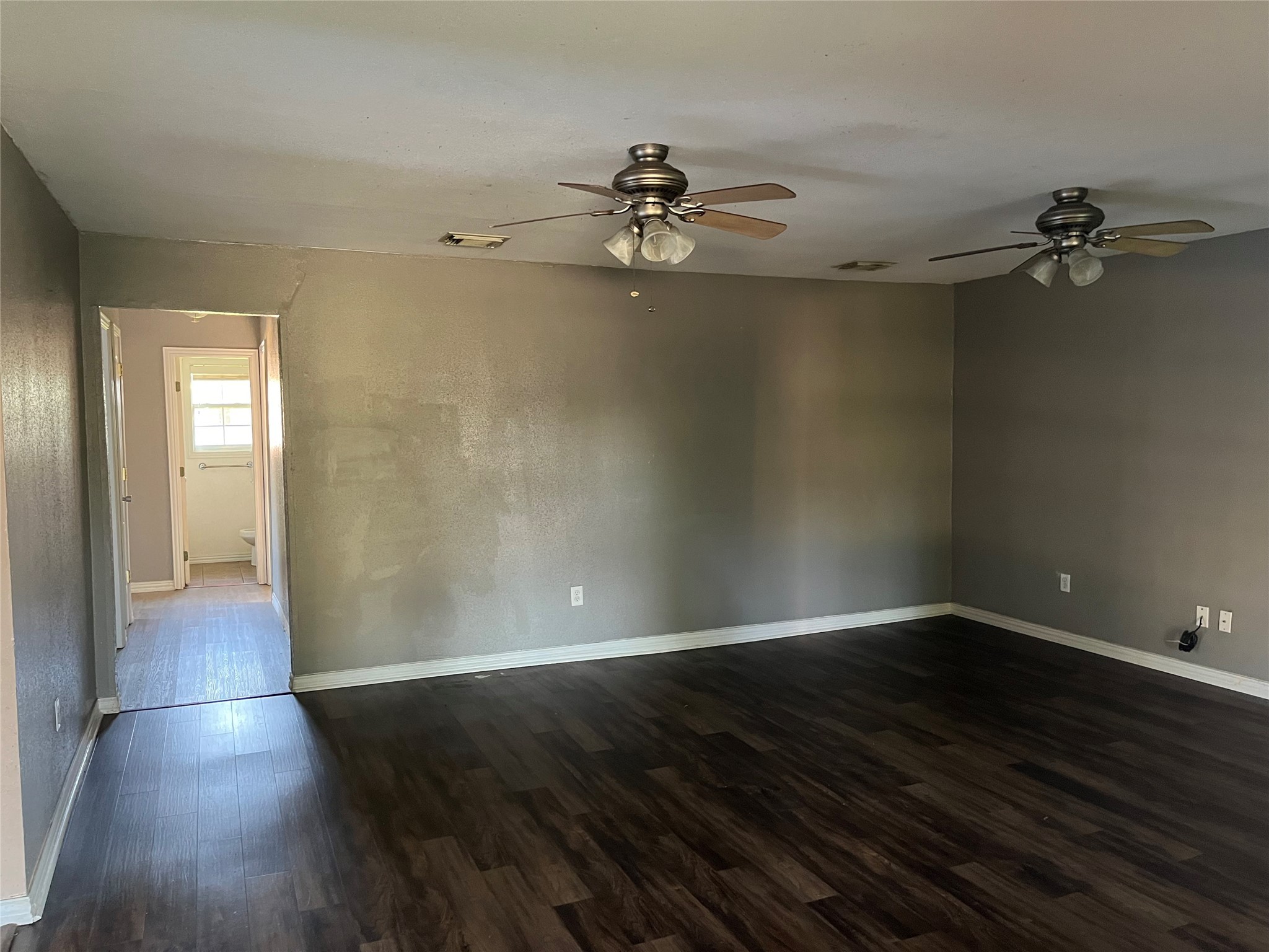 1405 Northview Drive Angleton, TX 77515 - Photo 4 of 16