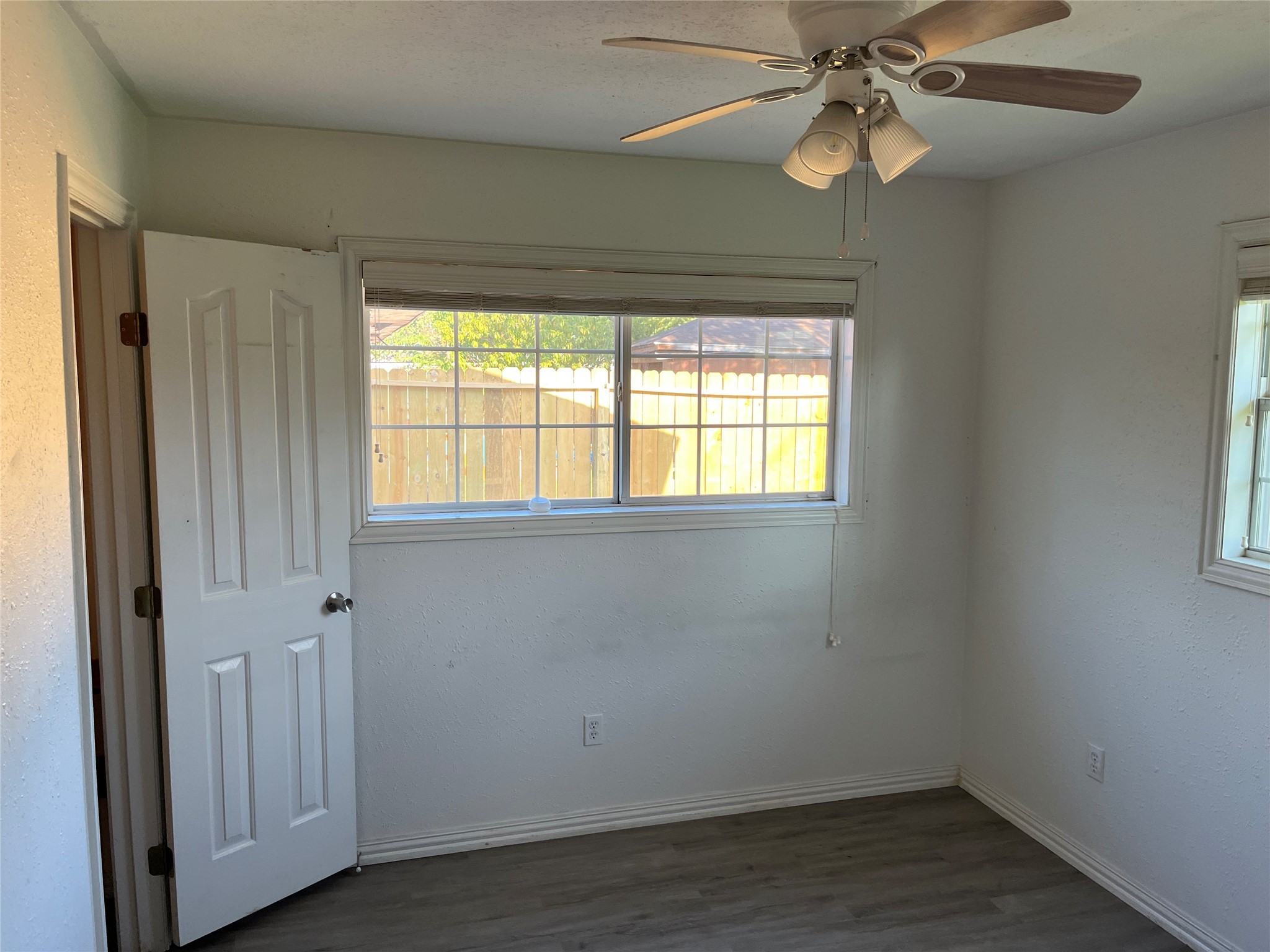 1405 Northview Drive Angleton, TX 77515 - Photo 5 of 16