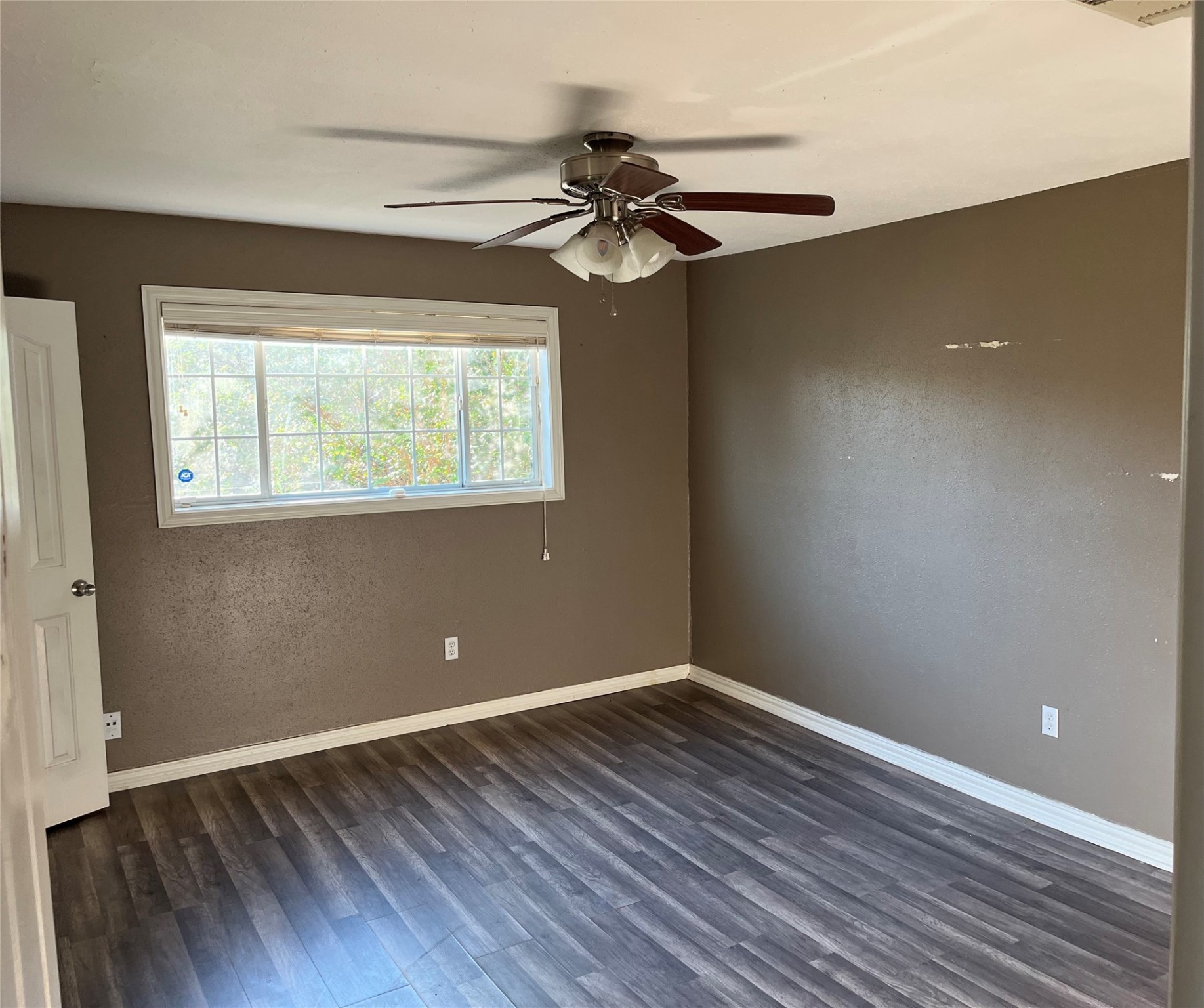 1405 Northview Drive Angleton, TX 77515 - Photo 7 of 16