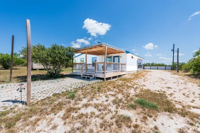 $279,000 | 121 Hillside View Drive, Sandia, TX 78383