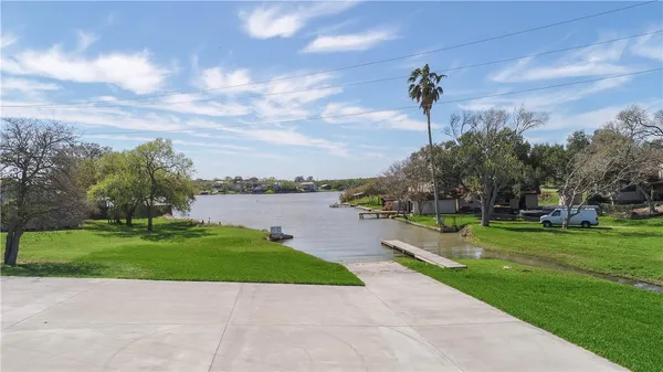 $274,000 | 121 Hillside View Drive, Sandia, TX 78383