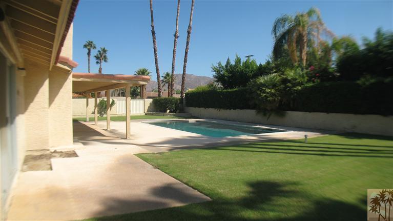73197 Haystack Road Palm Desert, CA 92260 - Photo 4 of 8 a view of a volley ball court
