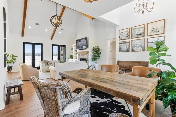 $1,090,000 | 4900 Highway 95A North, Molino, FL 32577