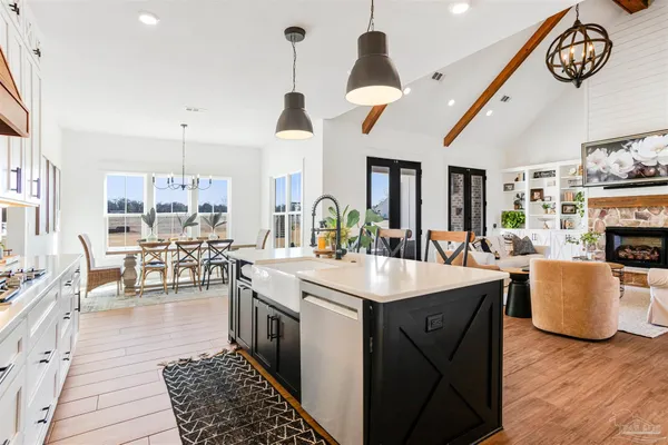 $1,090,000 | 4900 Highway 95A North, Molino, FL 32577