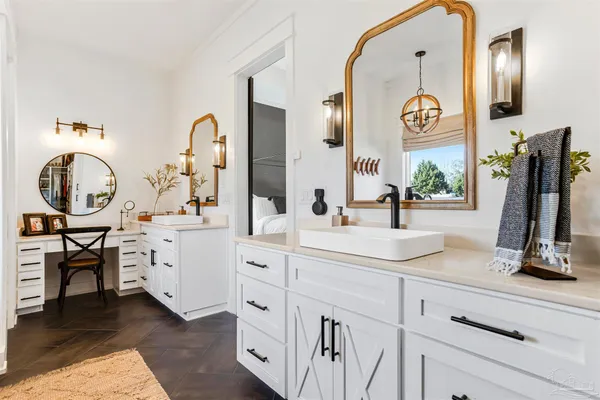 $1,090,000 | 4900 Highway 95A North, Molino, FL 32577