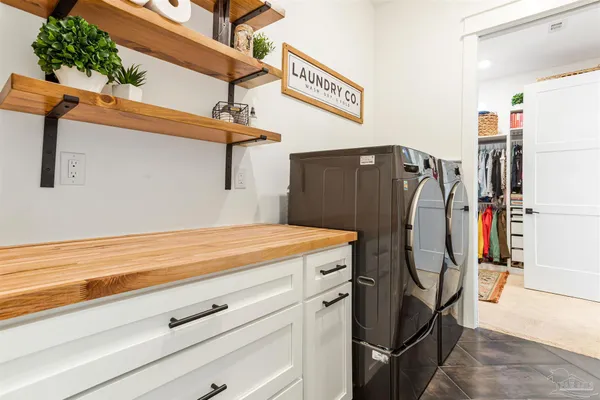 $1,090,000 | 4900 Highway 95A North, Molino, FL 32577