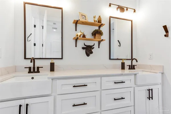 $1,090,000 | 4900 Highway 95A North, Molino, FL 32577