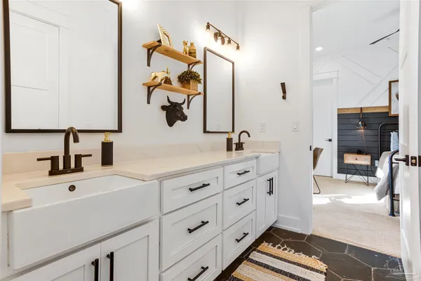 $1,090,000 | 4900 Highway 95A North, Molino, FL 32577