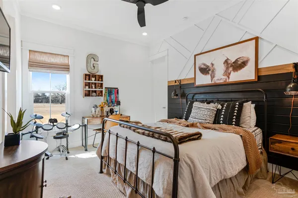 $1,090,000 | 4900 Highway 95A North, Molino, FL 32577