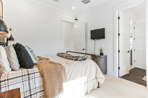 $1,090,000 | 4900 Highway 95A North, Molino, FL 32577