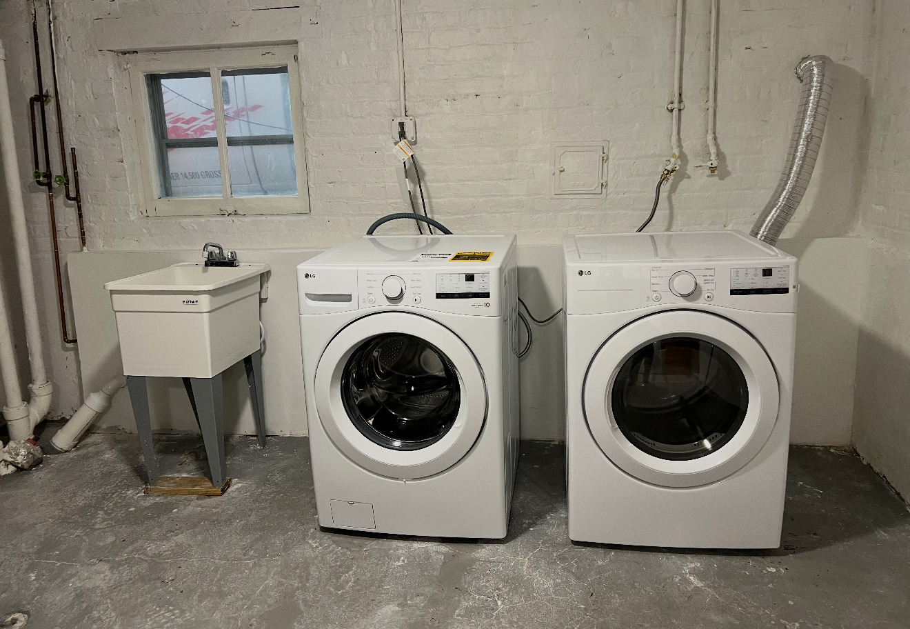 1940 Ridgeland Avenue Berwyn, IL 60402 - Photo 15 of 24 a utility room with dryer and washer