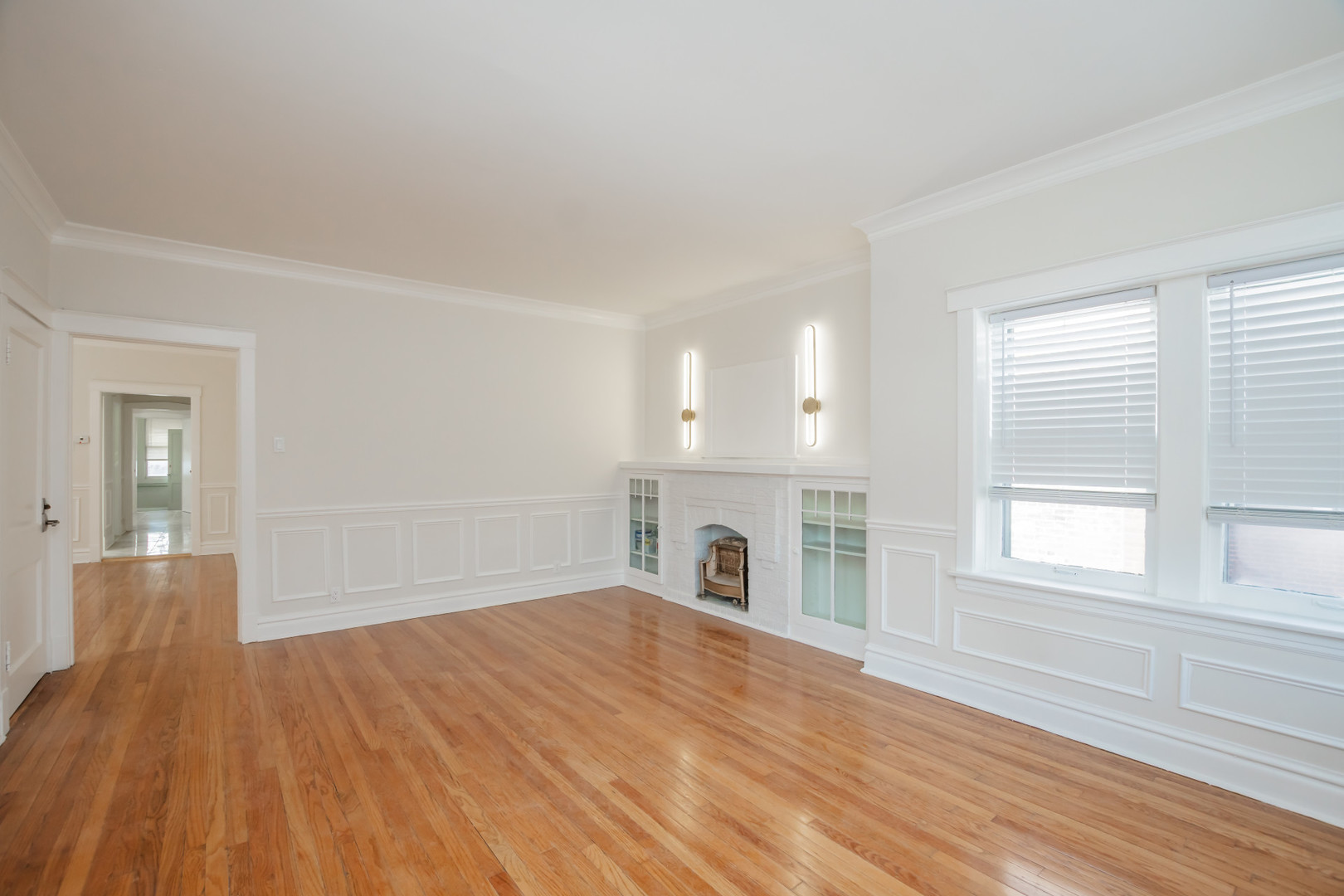 1940 Ridgeland Avenue Berwyn, IL 60402 - Photo 4 of 23