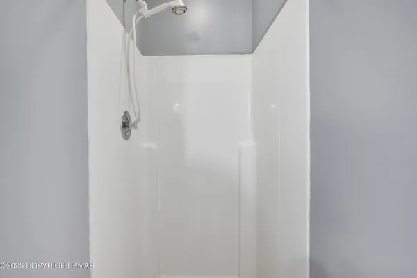 $2,100 | 305 Inverness Drive, East Stroudsburg, PA 18302