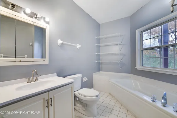 $2,100 | 305 Inverness Drive, East Stroudsburg, PA 18302